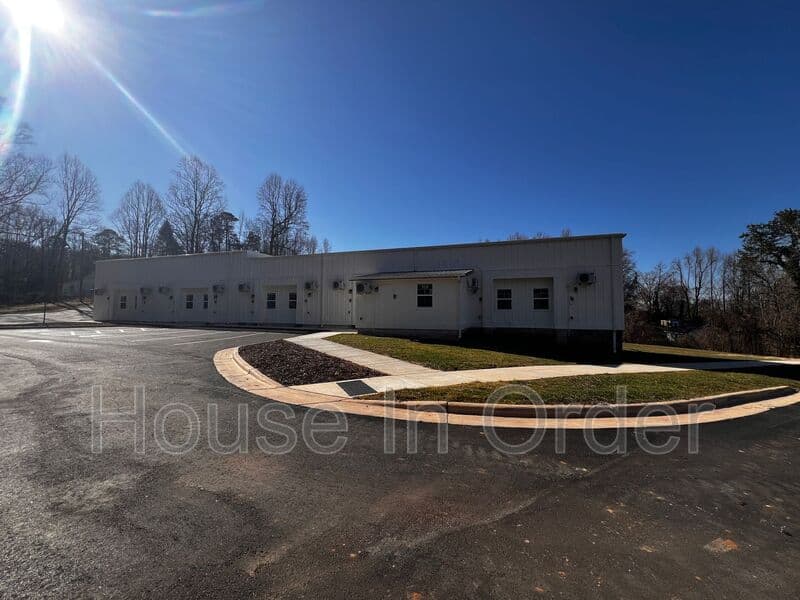 Rutherfordton House: 198 Cowan St