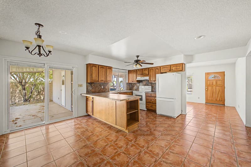 Phoenix House: 2822 E WILLOW Avenue