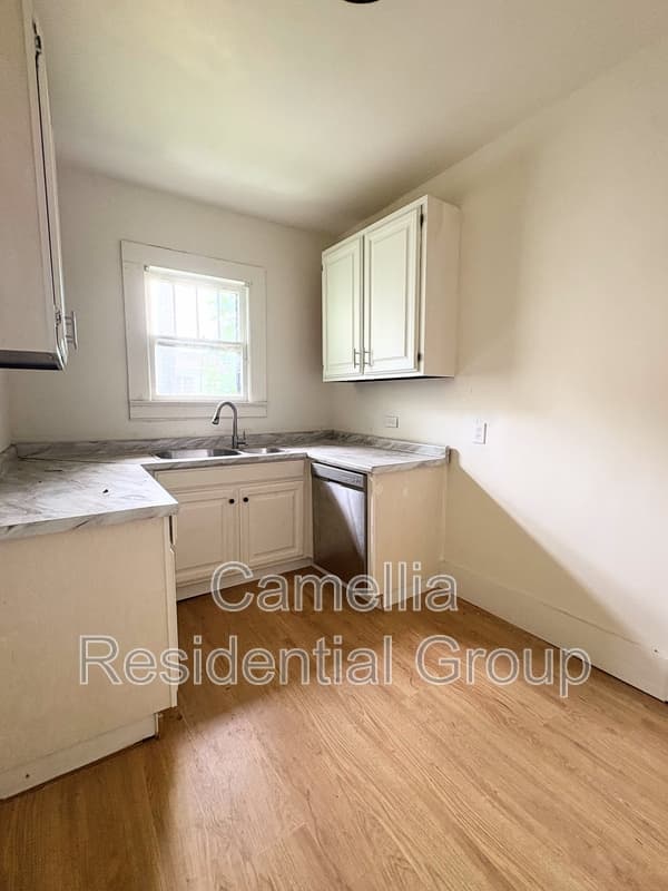 Birmingham House: 1120 15th Place Southwest