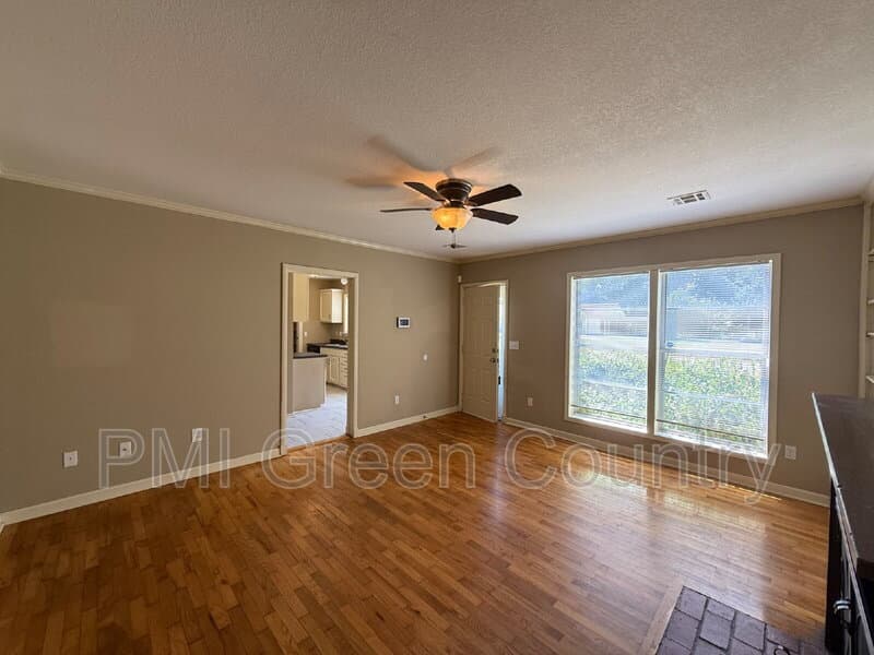 Tulsa House: 5523 S Madison Ave