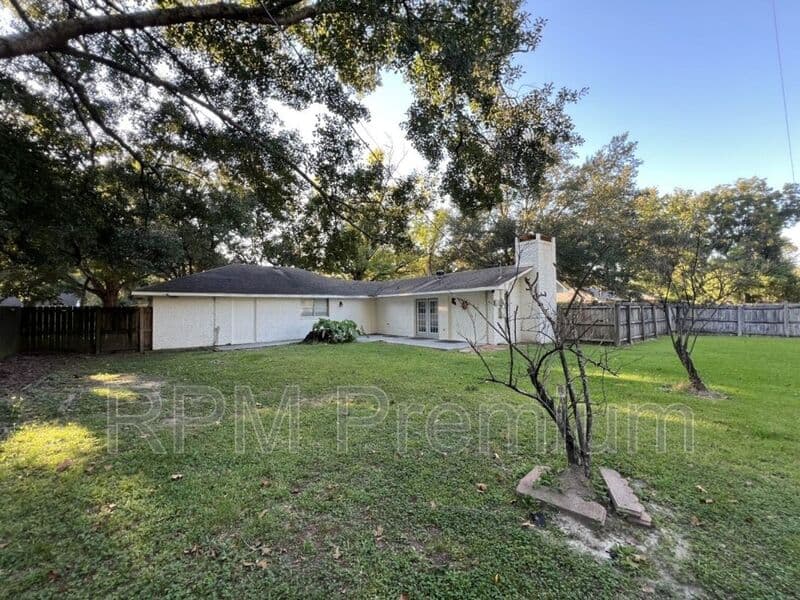Baton Rouge House: 3280 Crestaire Dr