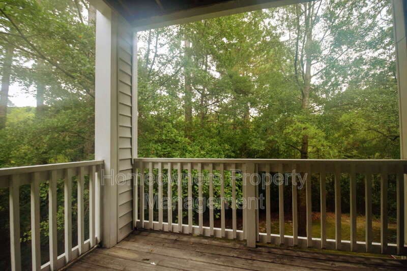 Fayetteville House: 325 Waterdown Dr
