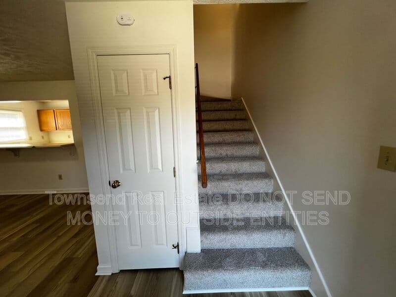 Fayetteville House: 1028-1 Ancestry Dr.