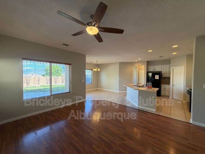 Rio Rancho House: 418 Paseo Roja Pl NE