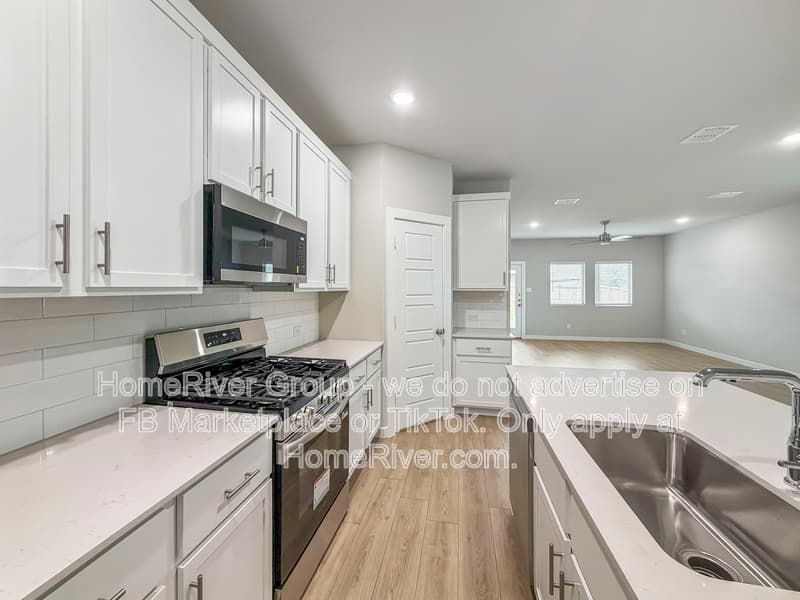 Mckinney House: 806 Knox River Dr