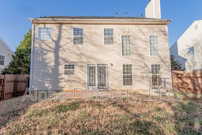 Greenville House: 7 Box Tree Way