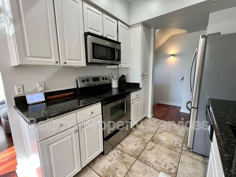 Phoenix Townhome: 3633 N 3rd Ave