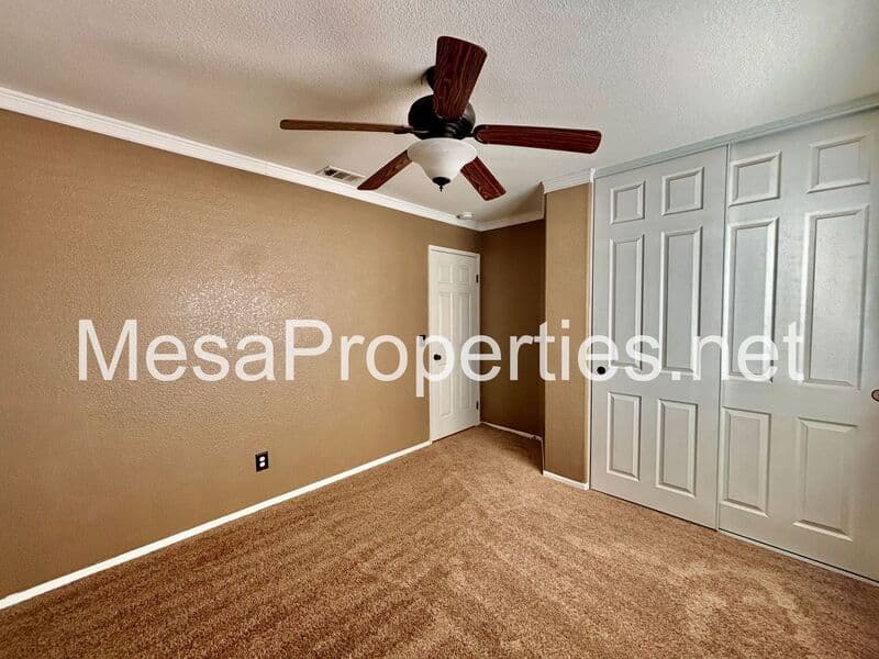 Victorville House: 12604 Sunglow Lane