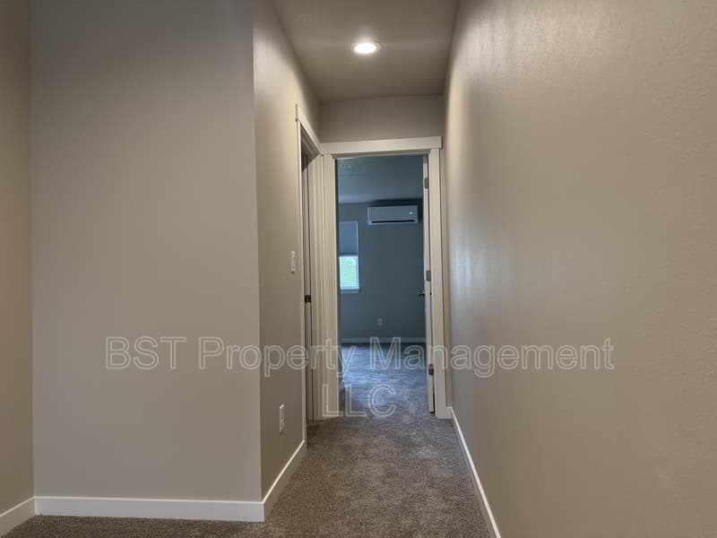 Keizer Townhome: 4035 Filbert St NE, Keizer, OR 97303