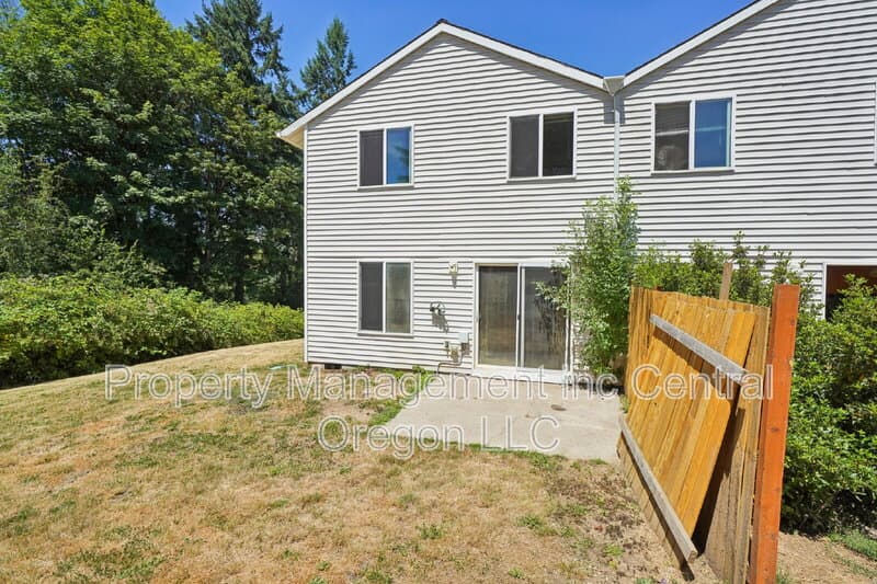 Hubbard Townhome: 2110 Baines Blvd
