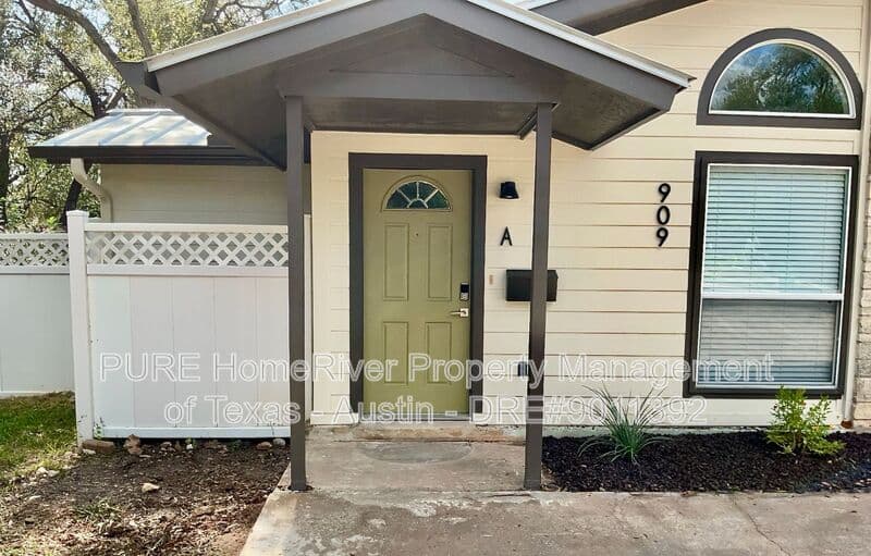 Austin Condo: 909 Hill Wood Dr #A