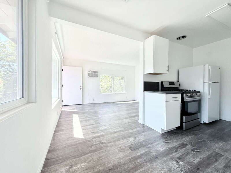 Los Angeles Condo: 2023 Reservoir Street