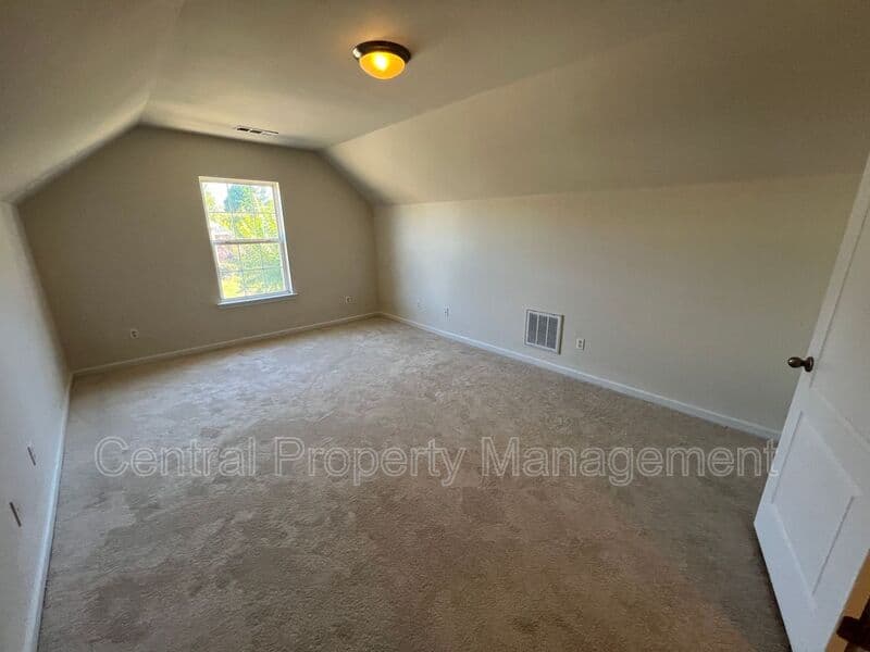 Spartanburg House: 437 Melbourne Lane