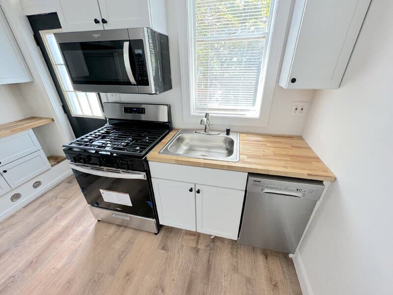 Baltimore Townhome: 605 Harding Place