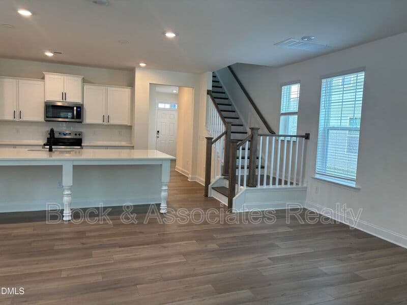 Raleigh House: 5128 Ranger Grove Way