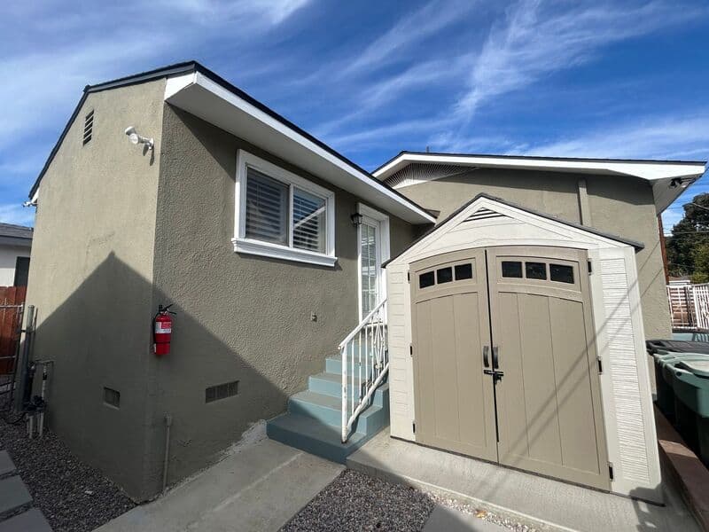 Pasadena House: 648 W Howard Street