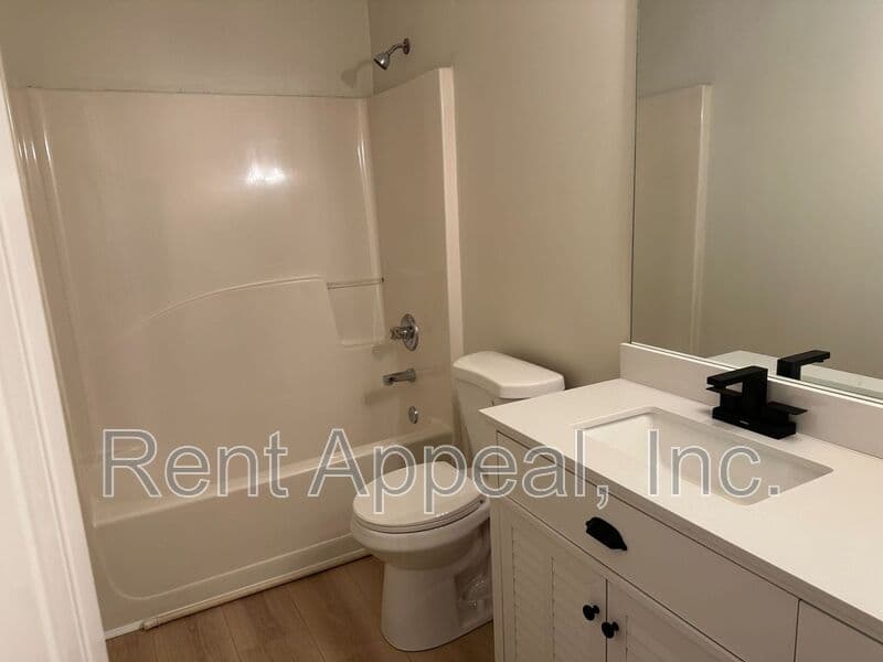 Duluth House: 3880 Grovemont Place