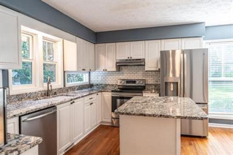 Southern Pines House: 145 Sandhurst Place