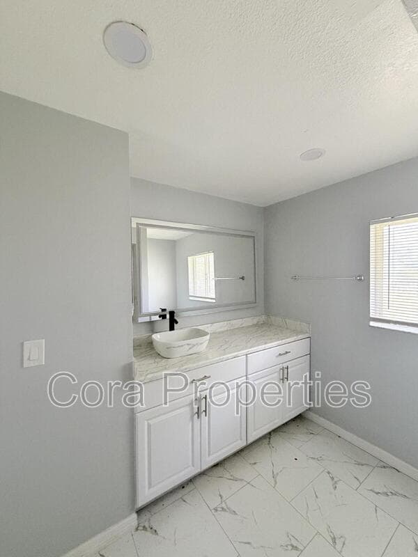 Winter Haven House: 825 Avenue Y Northwest