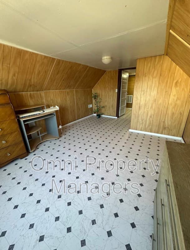 Hamtramck Condo: 3894 Evaline