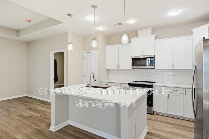Pooler Townhome: 130 Danbury Court