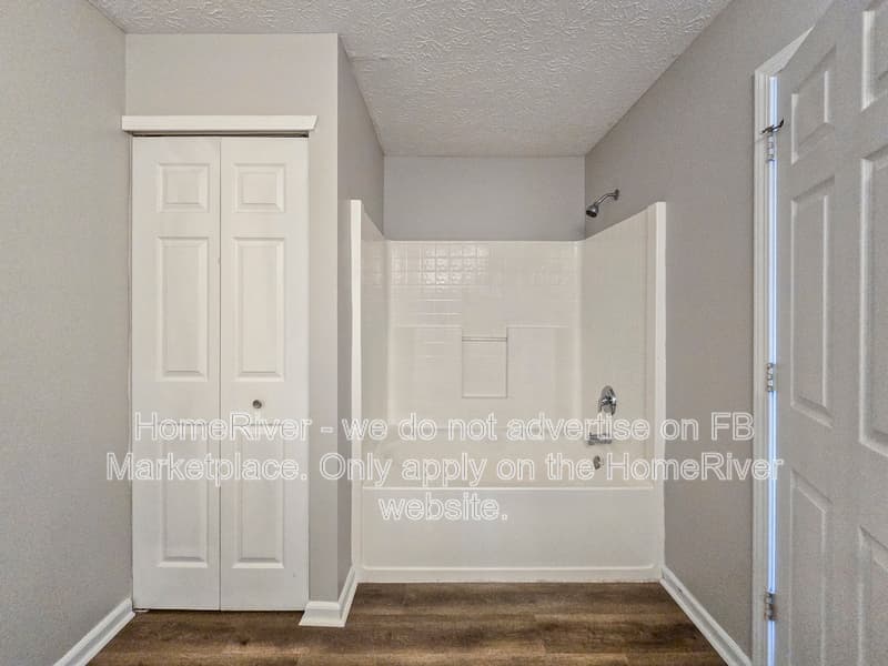 Whiteland House: 499 Pitch Pine Dr