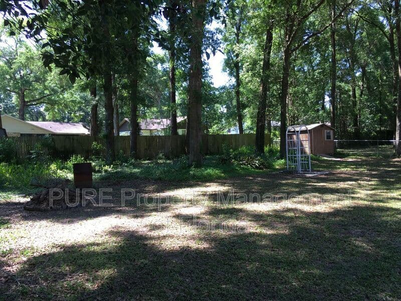 Ocala House: 3242 NE 32 Avenue
