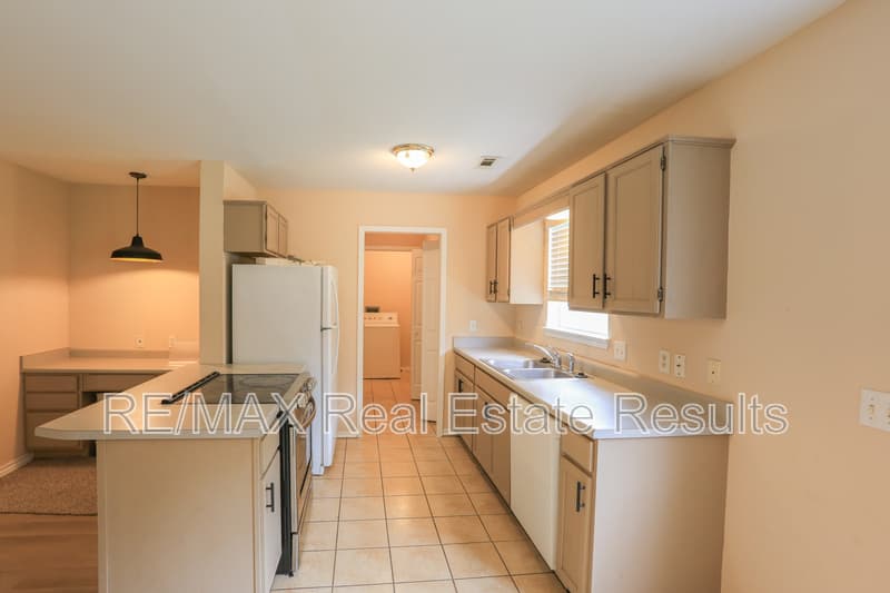 Rogers Condo: 2407 S 16th St