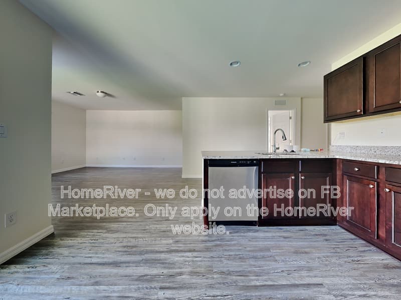 Englewood Condo: 11063 Pendleton Ave