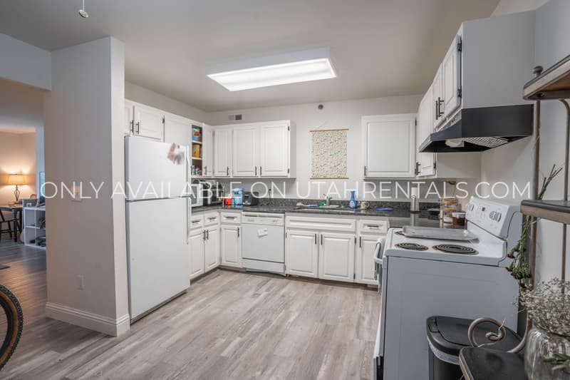 Provo House: 760 N 800 E