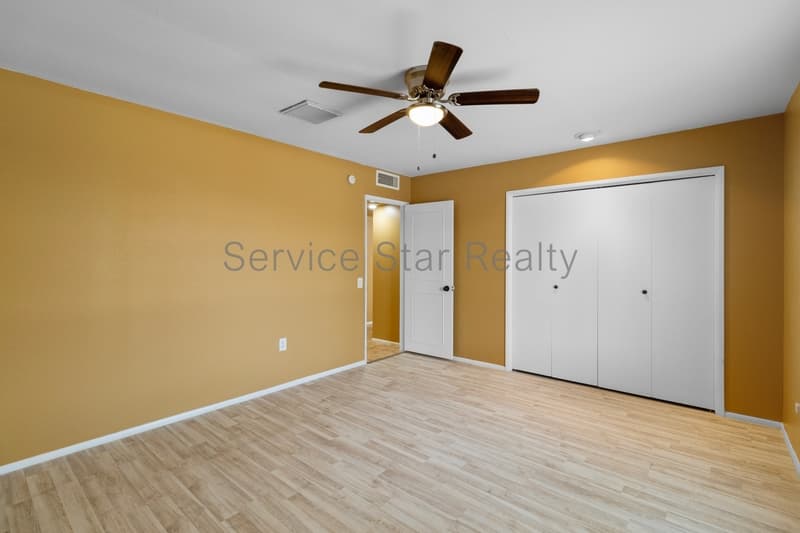 Sun City House: 9425 W Rolling Hills Dr