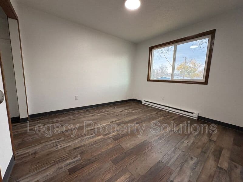 Center House: 217 North Lakota Ave