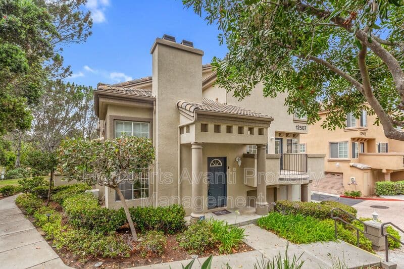 San Diego Condo: 12507 El Camino Real