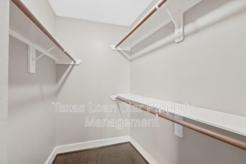 Houston House: 19407 Wann Park Dr
