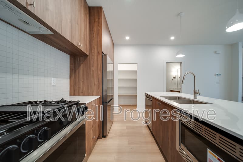 Edmonton Condo: 11315 58 Avenue NW