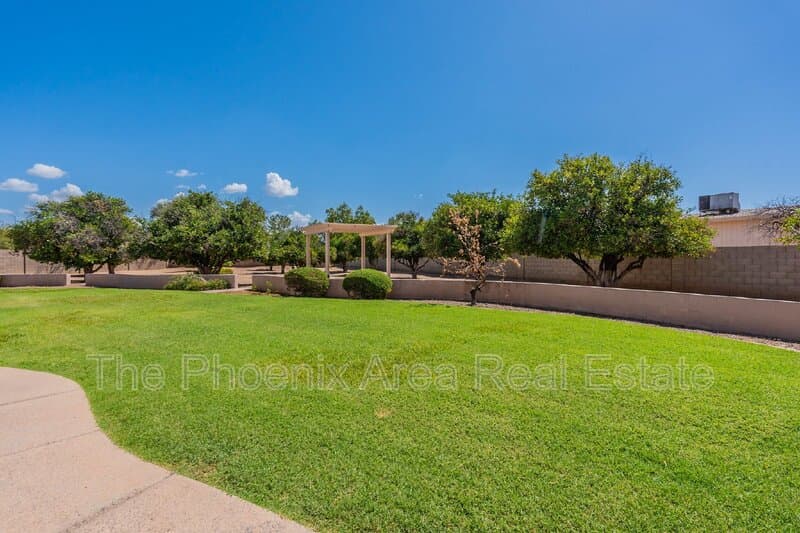 Mesa House: 4133 E Elmwood St