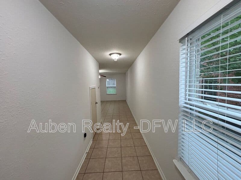 Princeton House: 909 Parkplace Ridge