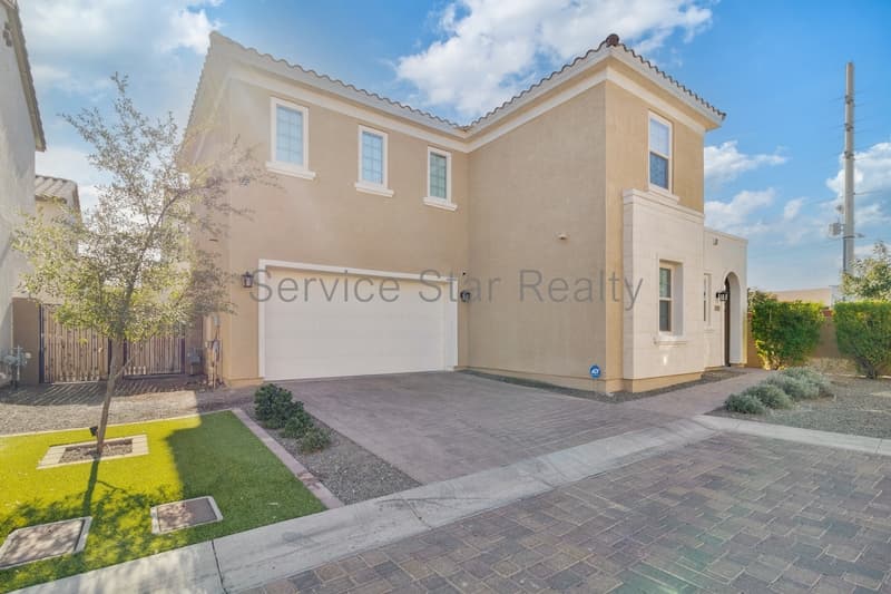Phoenix House: 17214 N 9th Pl