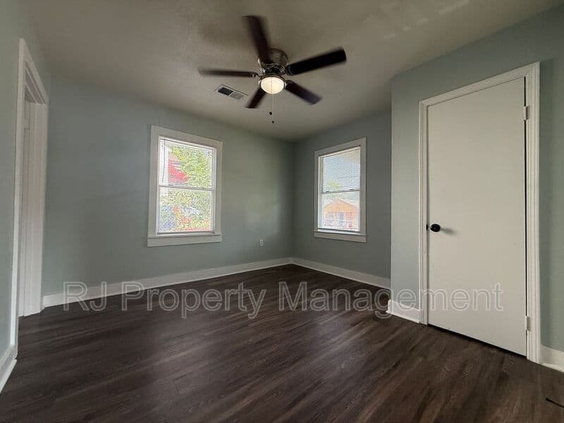Memphis House: 253 Silverage Ave