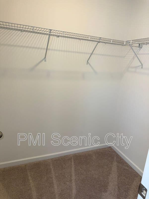 Chattanooga House: 244 Asbury Oak Ln