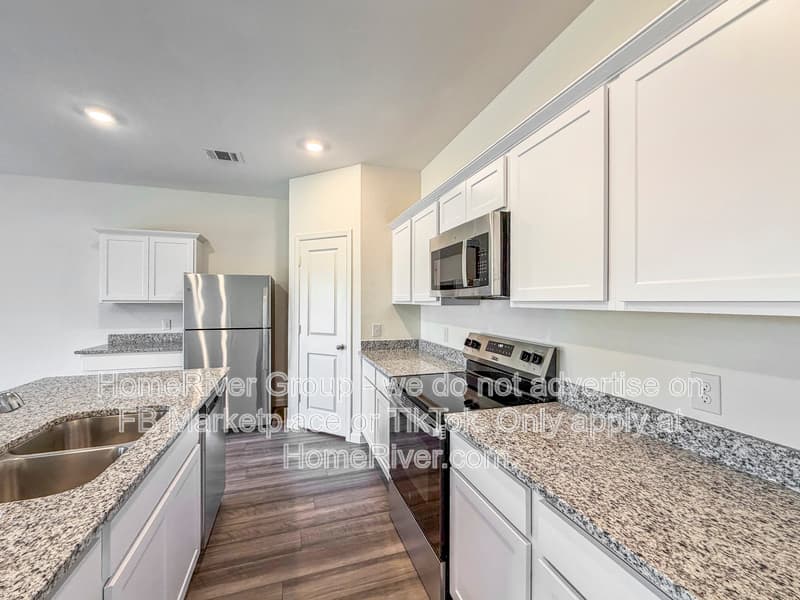 Melissa House: 2209 Burnwood St