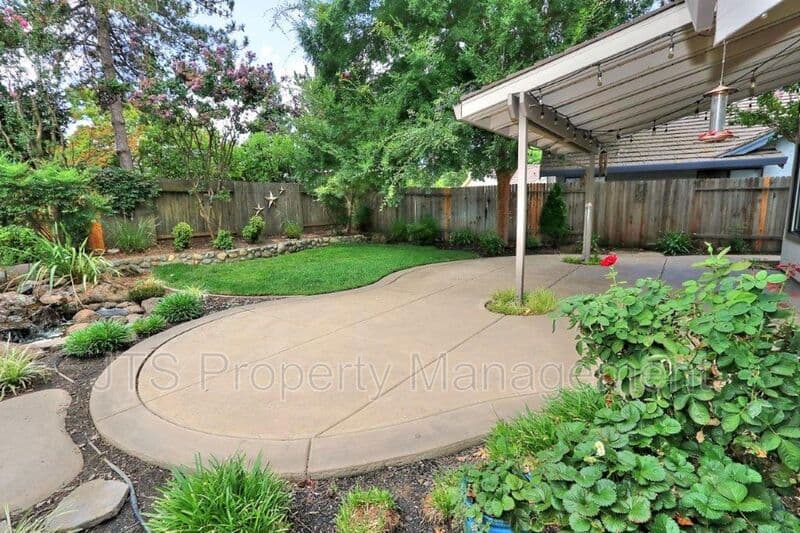 Gold River House: 2173 Roaring Camp Drive