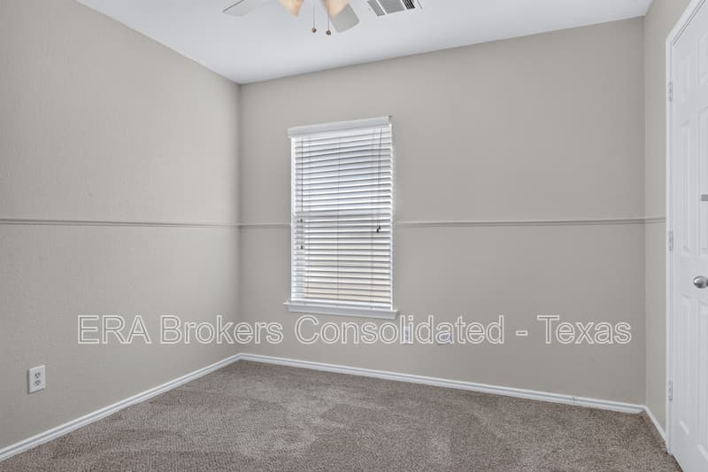 San Antonio House: 5938 Southern Knoll