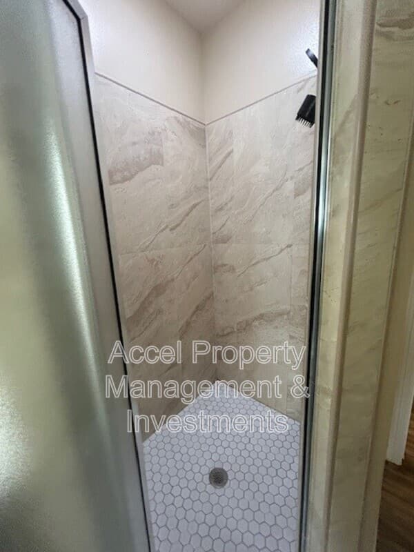 Mission Condo: 1008 W La Pointe