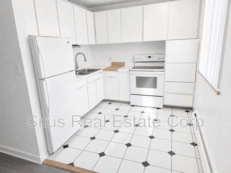 Denver House: 4720 E 8th Ave