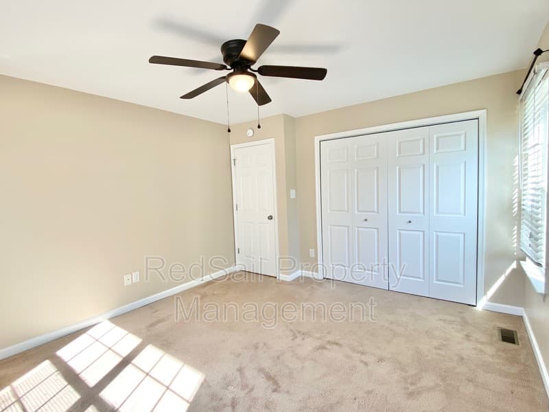 Williamsburg House: 100 Booker T Rd