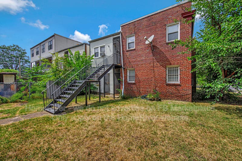Washington Condo: 515 Franklin St NE