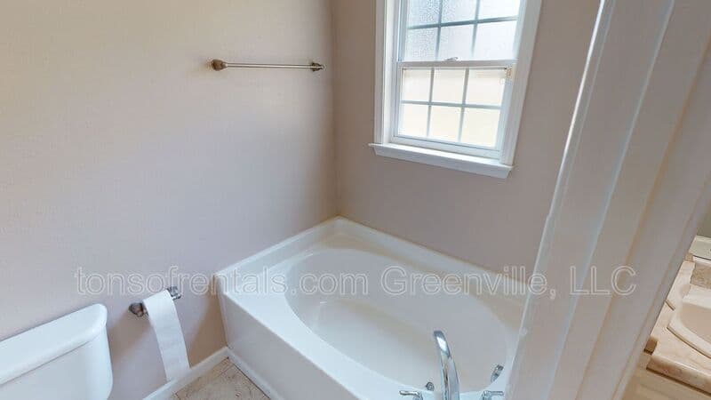 Lyman House: 226 Heatherbrook Drive