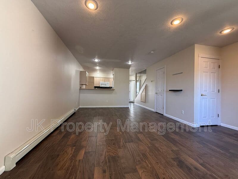 Great Falls Condo: 1508 5th Street NW