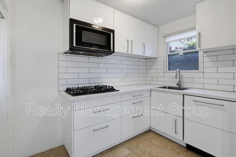 San Diego Condo: 4469 Cleveland Avenue